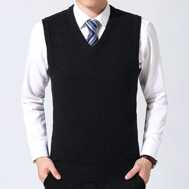 2024 Autumn Winter New Men's Solid Color V-neck Knitted Vest Casual Fashion Warm Sweater Versatile Top